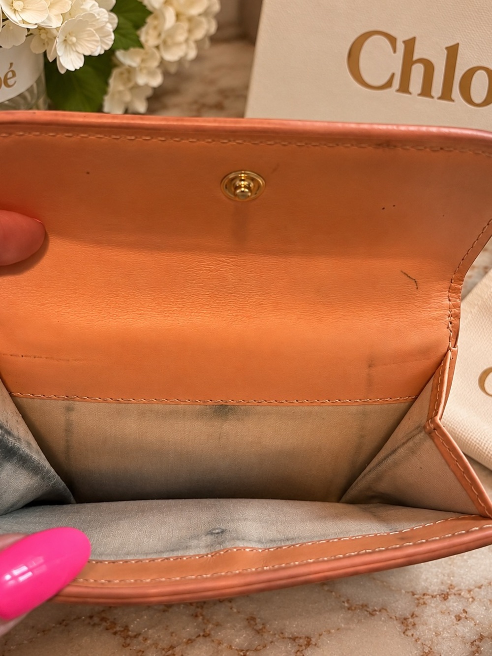 Chloé C Logo Leather Trifold Wallet - Picture 4 of 4